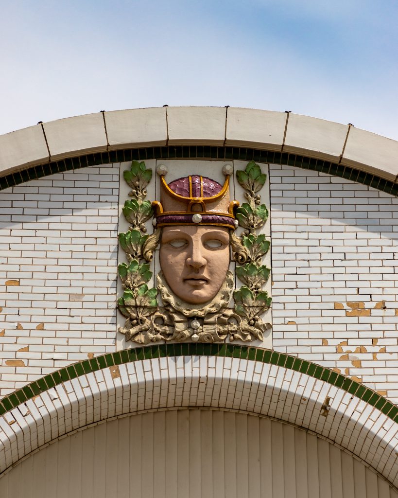 devon avenue architecture