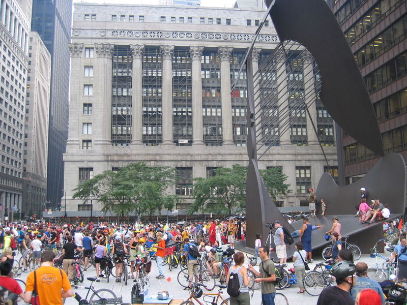 800px-Critical_Mass_Chicago_050826-724242 biking in chicago daley plaza critical mass