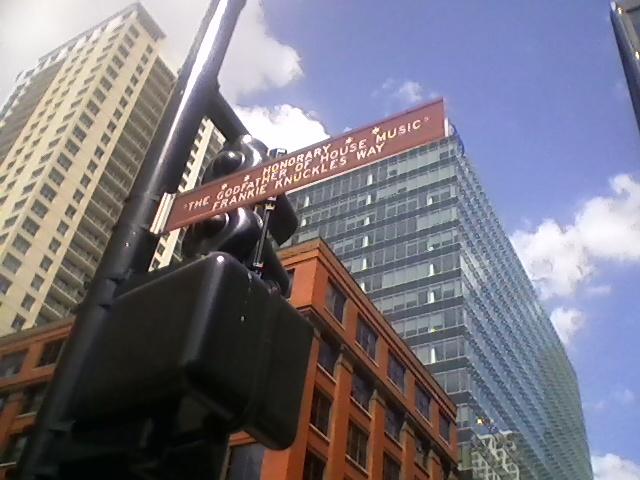 Chicago-House-Frankie-Knuckles History of Chicago Music Frankie Knuckles way Chicago house music history