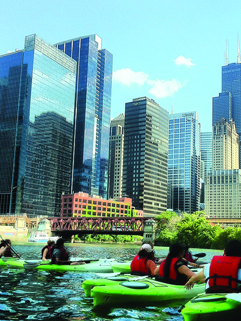 Chicago-kayak-tours kayak tours in chicago river