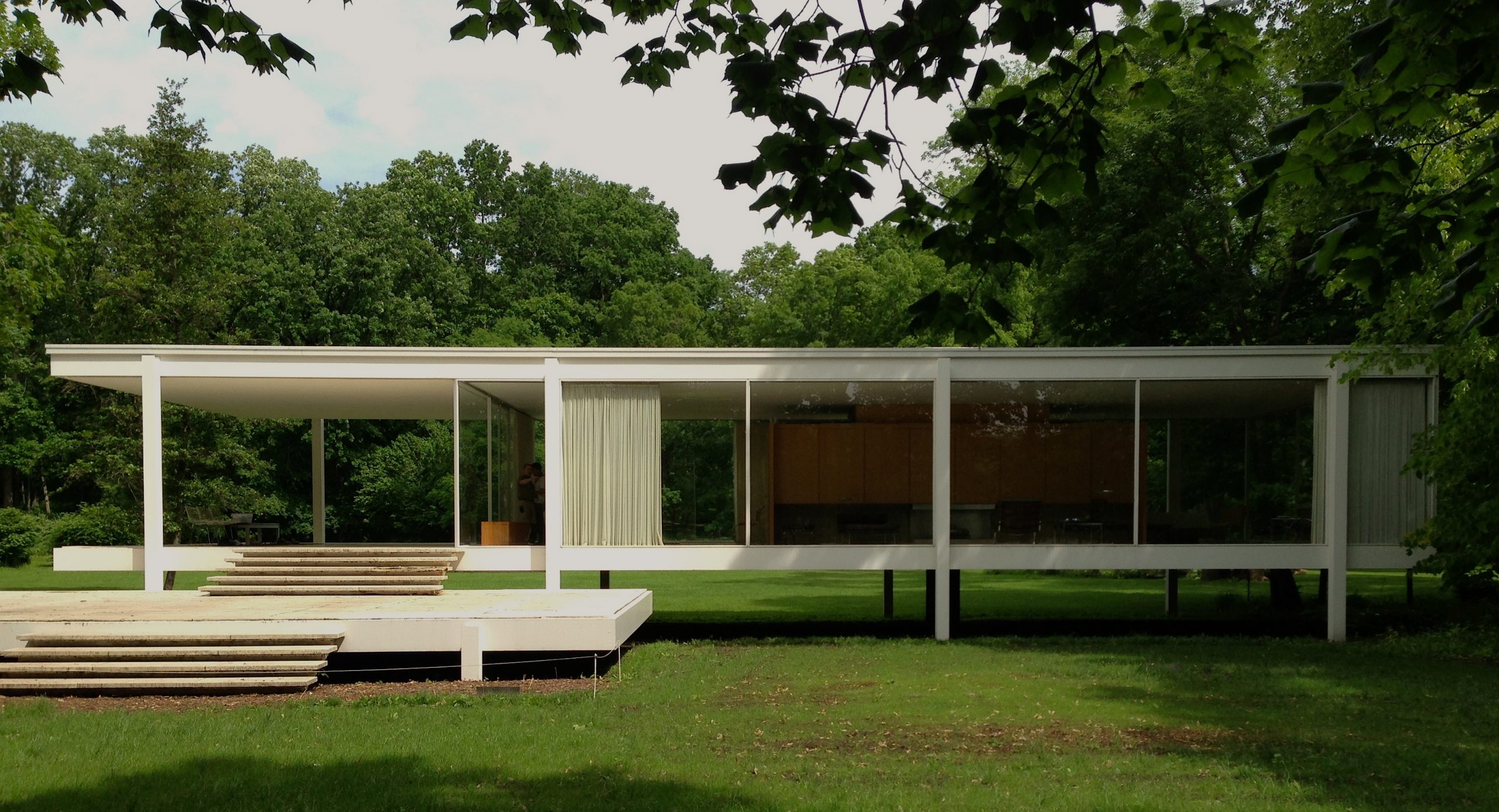farnsworth house flood mies van der rohe
