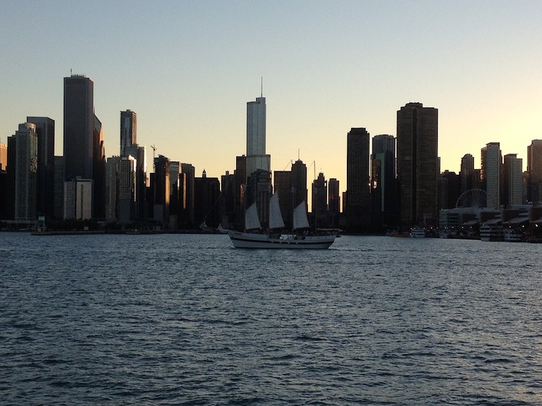 boat tours in Chicago sailing cruise lake michigan