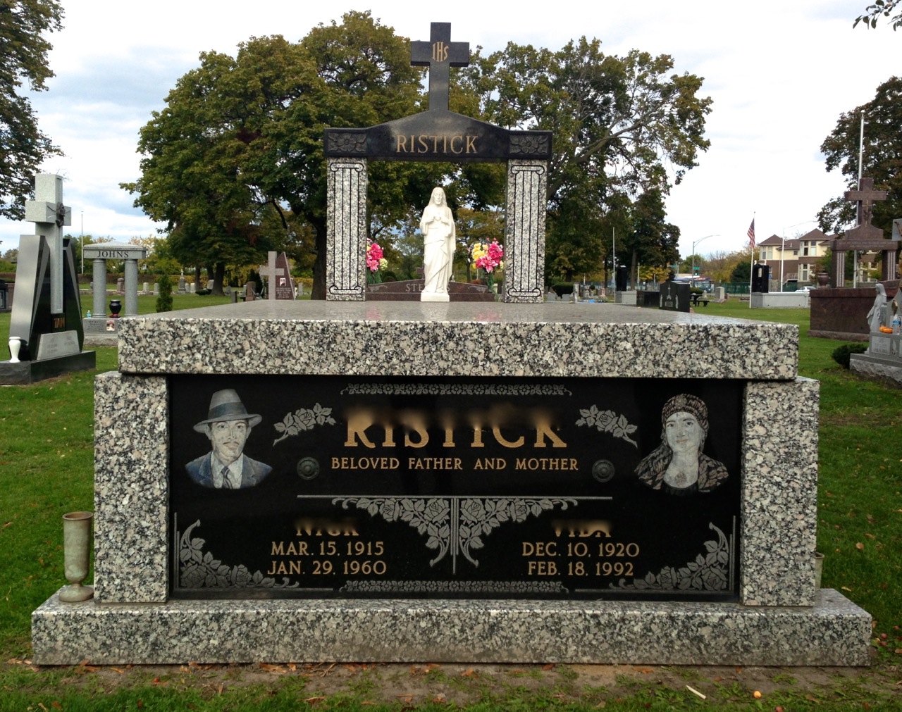 Chicago cemeteries gypsy Rom grave