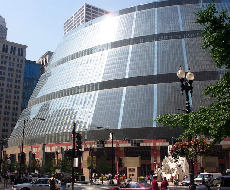 save-the-Thompson-Center-exterior-min