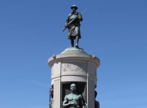 victory monument bronzeville
